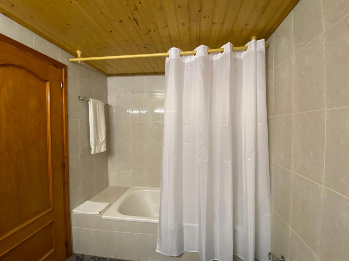 Hotel Rural Cal Amadeu Vilanova de Escornalbou Esterno foto